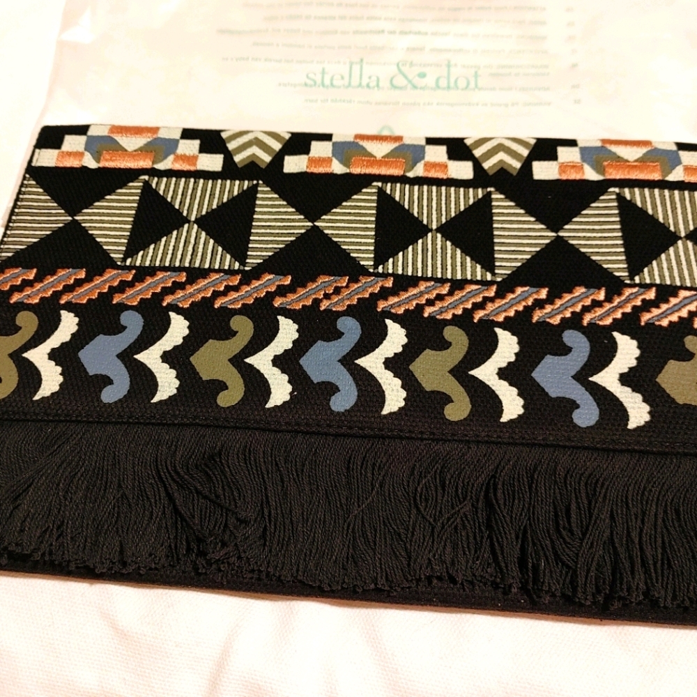Stella and Dot clutch